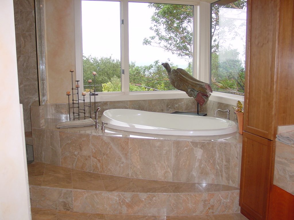 tile work around bathtub